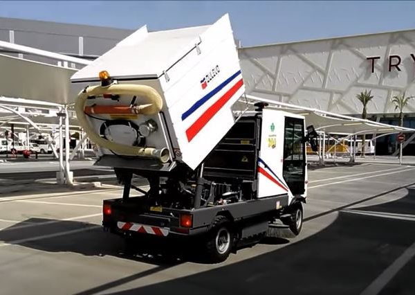 Cleaning Parking Lot in Dubai, UAE – Ride-On Scrubber Dryer – Lavor Demo (Cleantech Gulf)